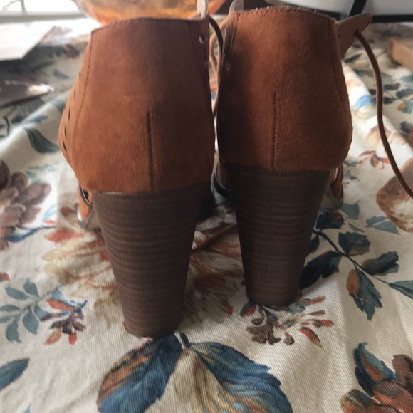 Altard State Heels - Picture 3 of 3